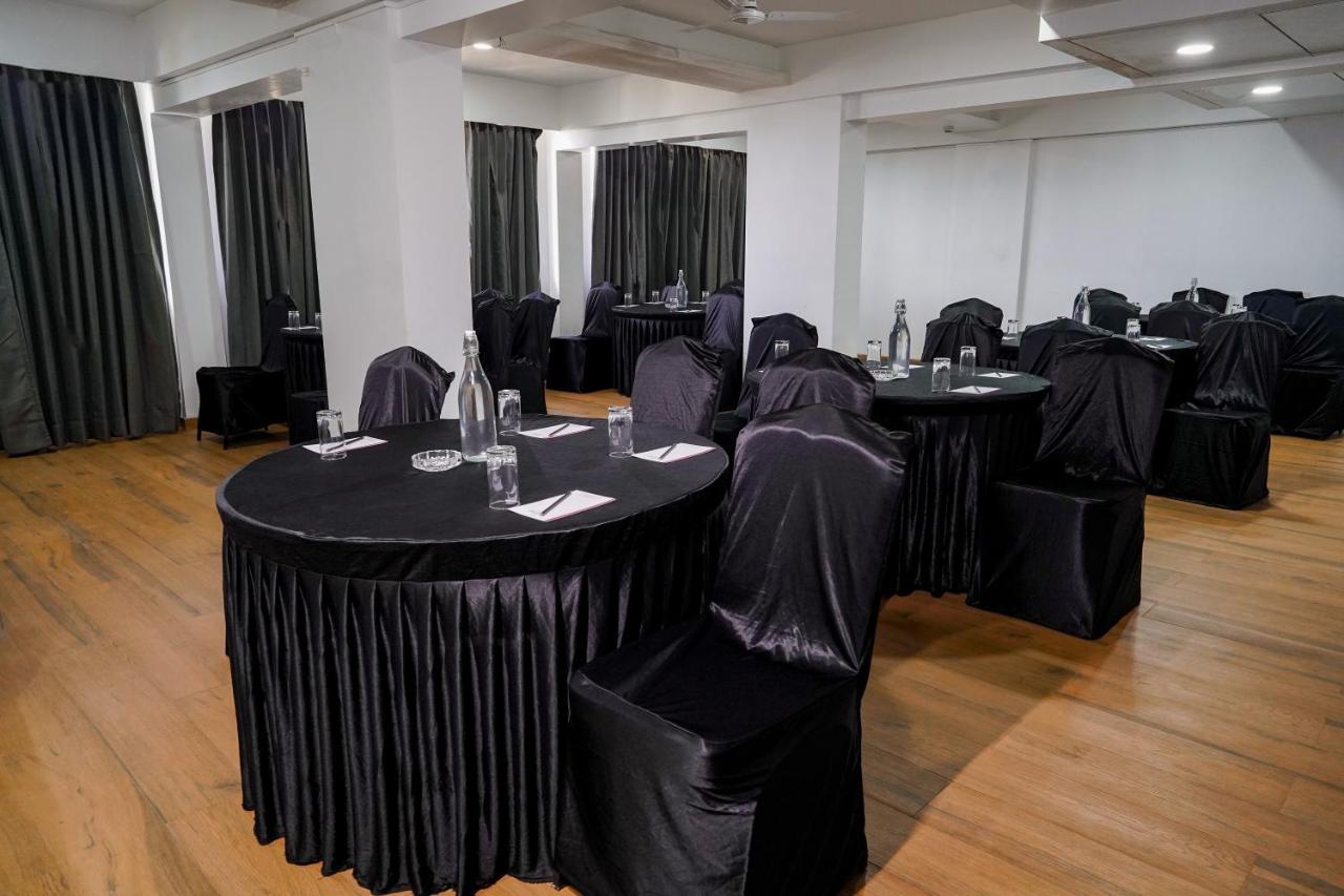 Hotel Tgi Ameya Grand Panaji Zewnętrze zdjęcie